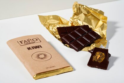 Черен шоколад с киви