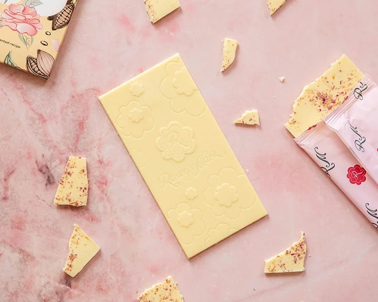 Бял шоколад с рози