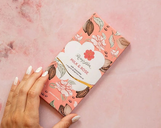 Млечен шоколад с рози